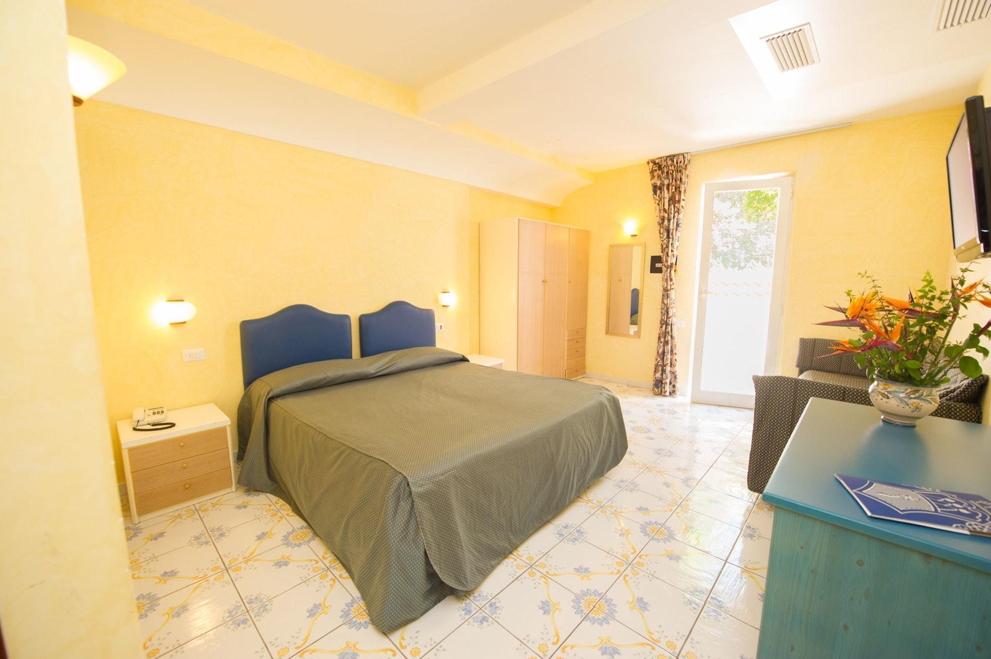 Hotel L'Approdo Casamicciola Terme Exterior photo