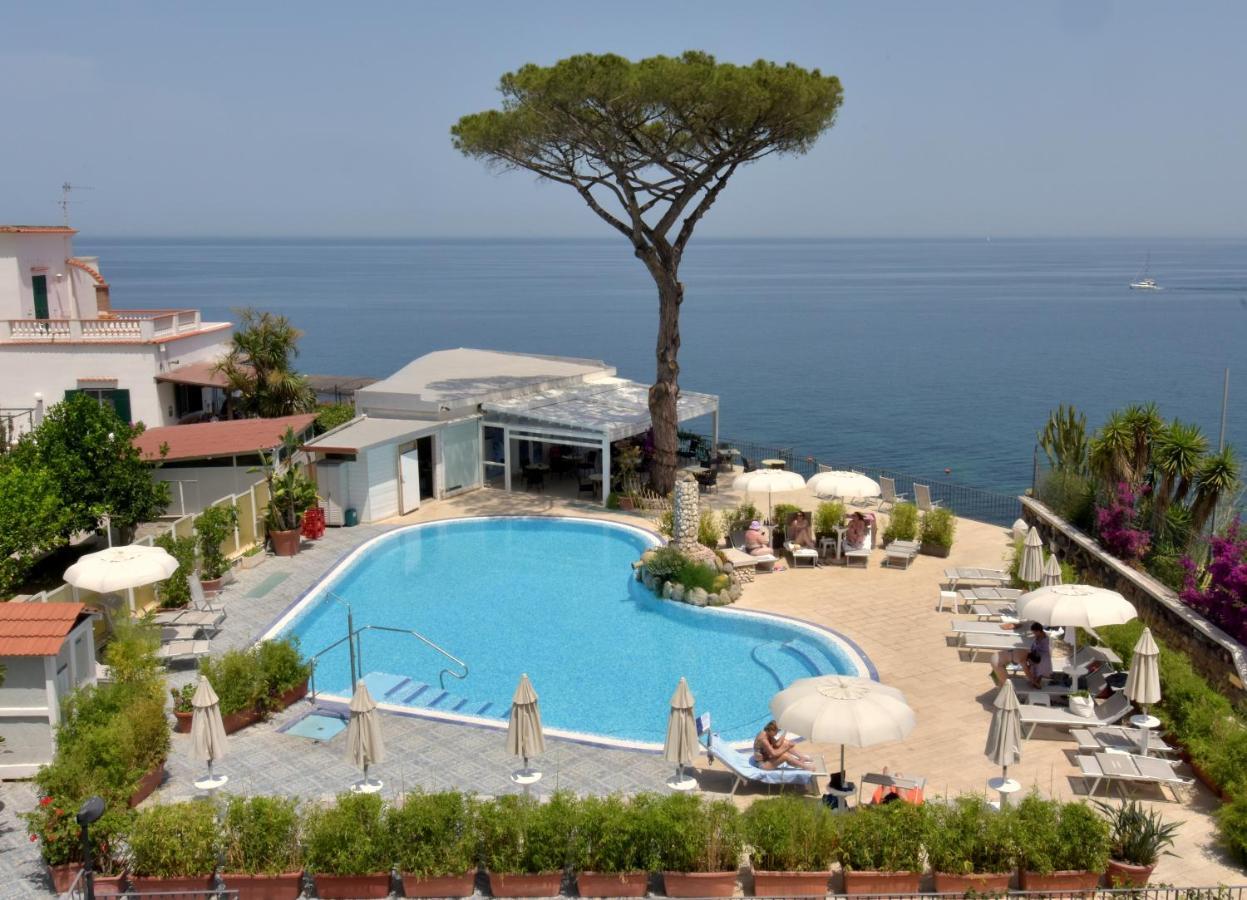 Hotel L'Approdo Casamicciola Terme Exterior photo