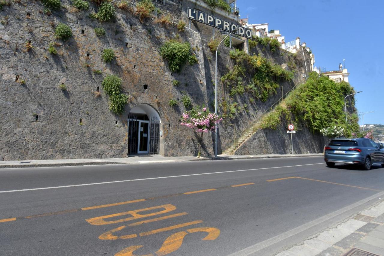 Hotel L'Approdo Casamicciola Terme Exterior photo
